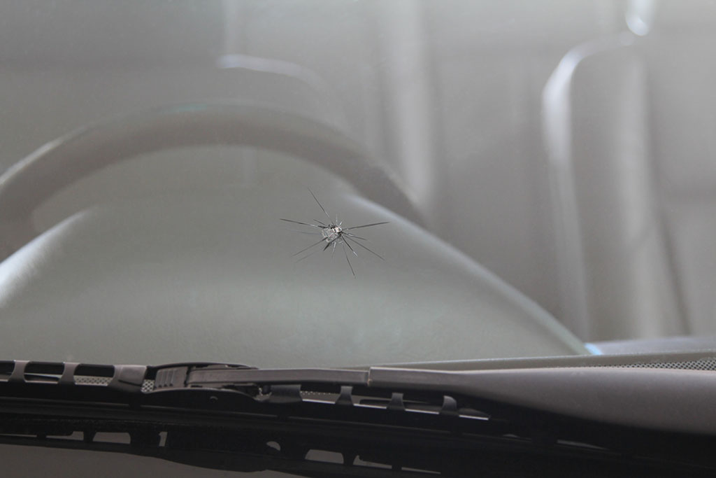 Can Windscreen Scratches and Cracks Cause an MOT Fail